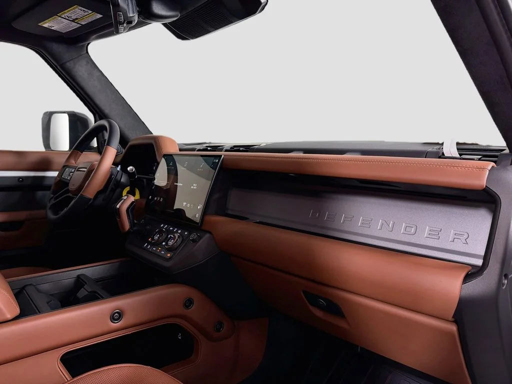 New 2026 Fuji White Land Rover  OCTA image 31