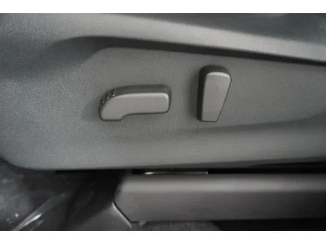 New 2027 CRYSTAL WHITE PEARL Subaru Premium 7-Passenger image 11