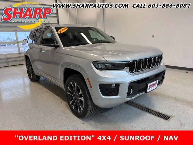 2022 Jeep Grand Cherokee Overland 4x4's photo