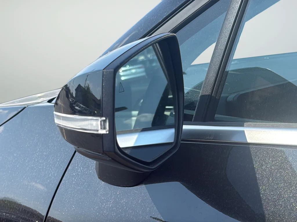 New 2027 Fusion Black Kia EX image 32