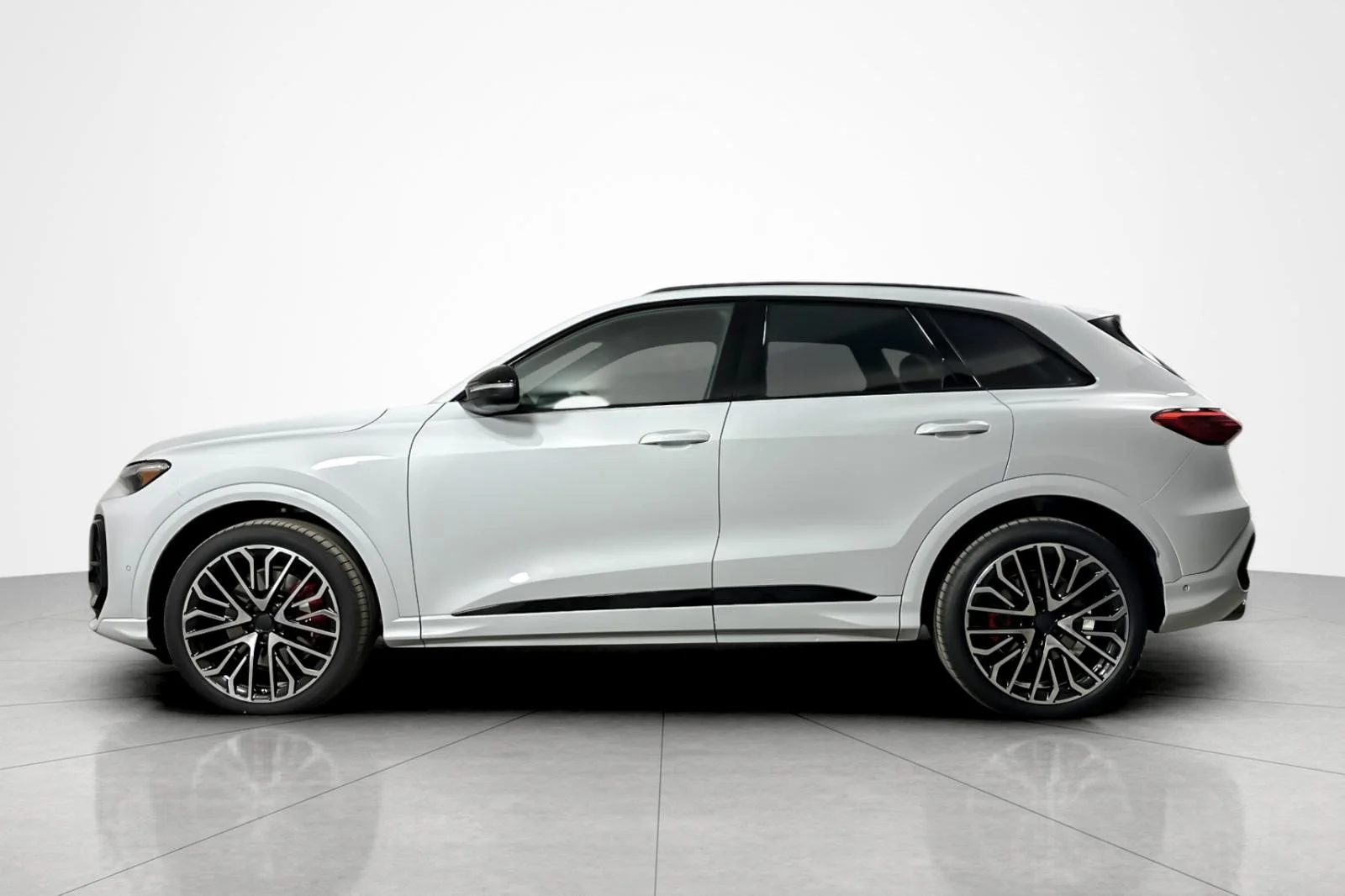 New 2026 Glacier White Metallic Audi Premium Plus 3.0 TFSI quattro image 3