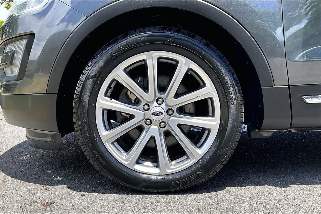 Used 2017 Gray Ford Limited image 8