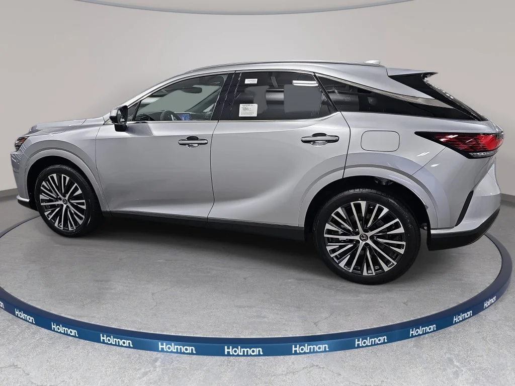 New 2026 Iridium Lexus PREMIUM PLUS image 8