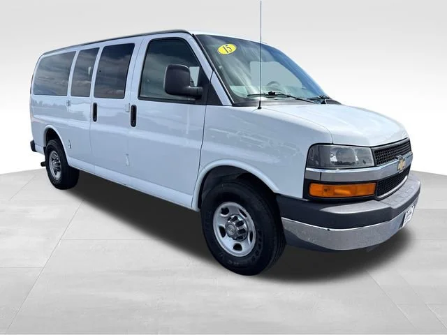 Used 2015 SUMMIT WHITE Chevrolet LT image 9