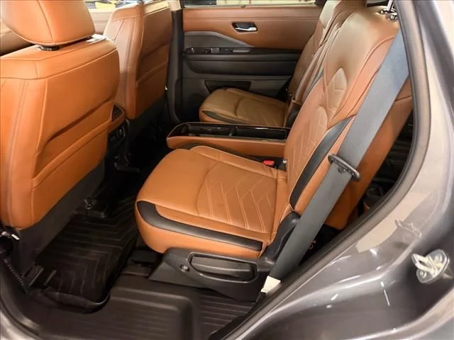 2023 Nissan Pathfinder Platinum - Photo 14
