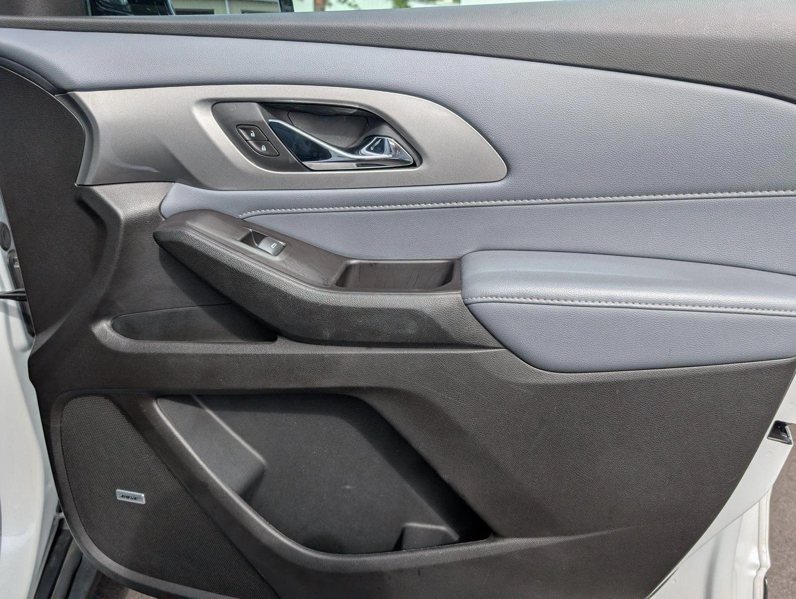 Used 2020 IRIDESCENT PEARL TRICOAT Chevrolet LT Leather image 39
