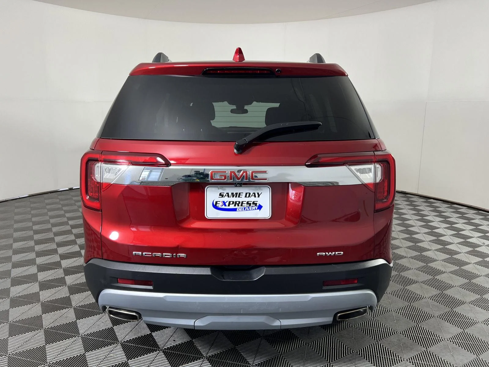 Used 2023 Volcanic Red Tintcoat GMC SLE image 29
