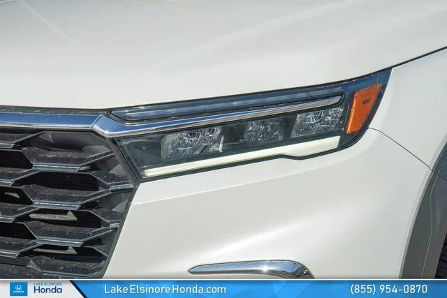Used 2025 Platinum White Pearl Honda Touring image 5