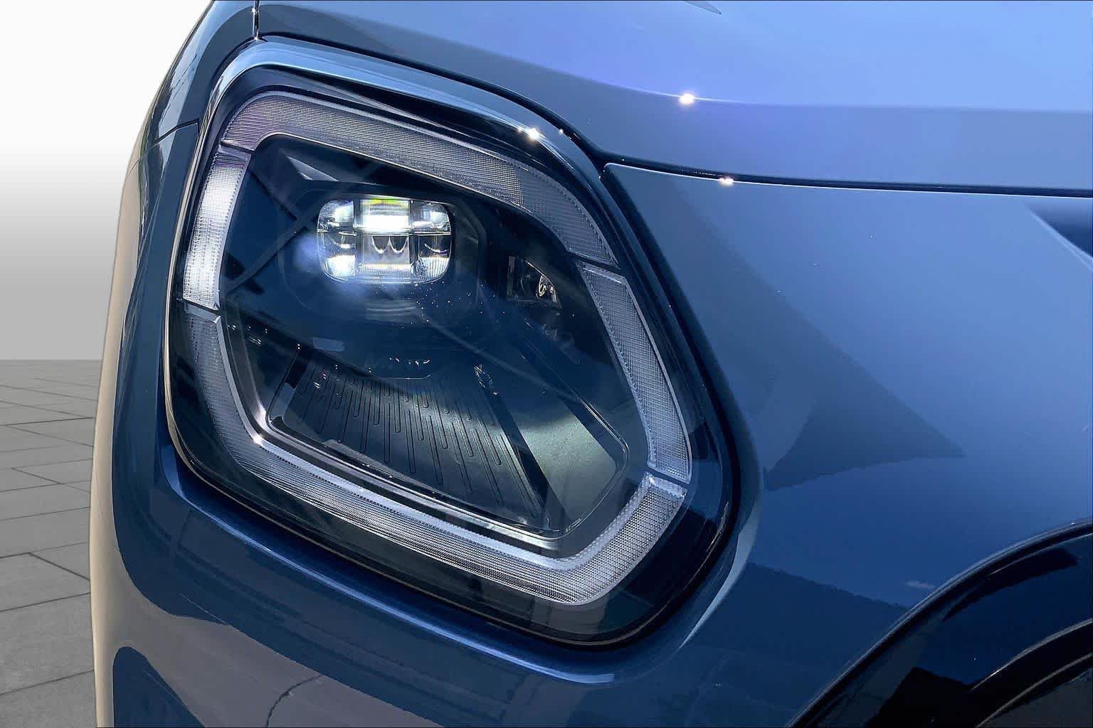 New 2027 Slate Blue Metallic MINI Iconic image 13