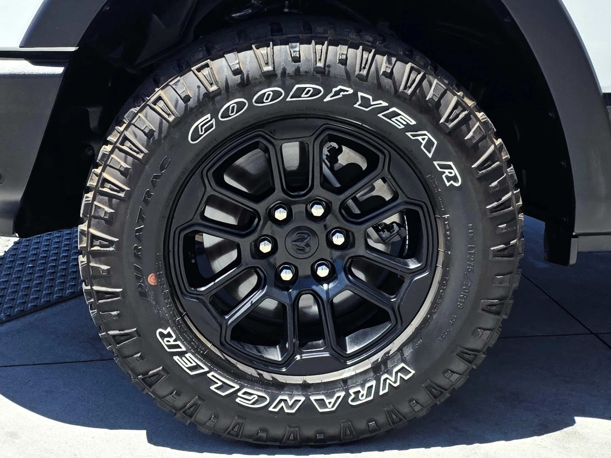 Certified Used 2025 Bright White Clearcoat Ram Rebel image 9