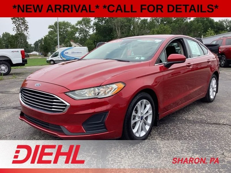 Used 2020 Red Ford SE image 3