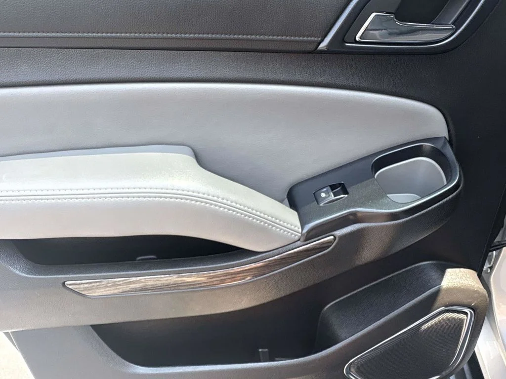Used 2018 Silver Chevrolet LT image 11