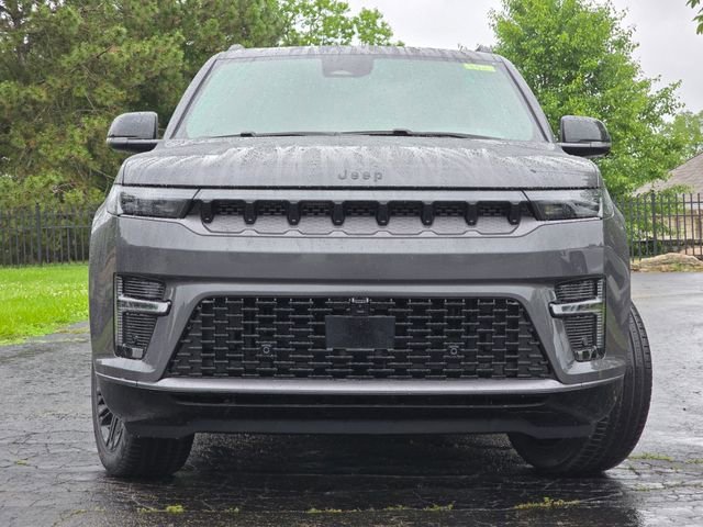 New 2026 Baltic-Gray Metallic Clear-Coat Exterior Paint Jeep Limited Reserve image 3