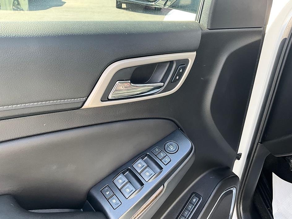 Used 2018 White GMC Denali image 13