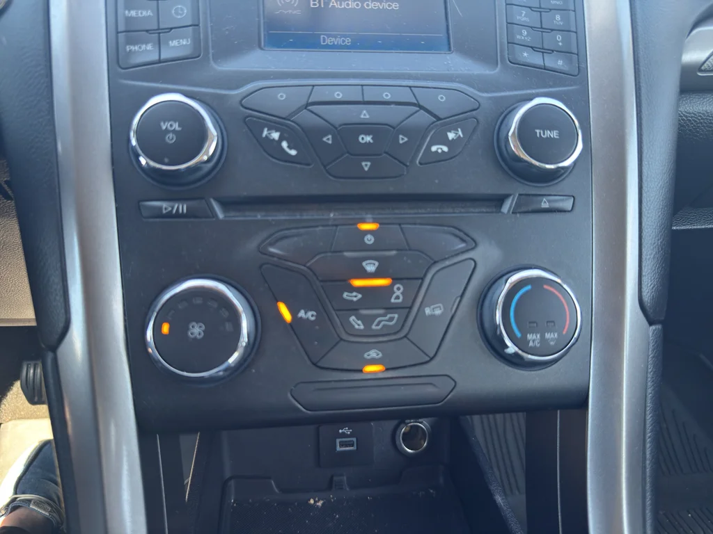 Used 2017 White Gold Ford S image 8