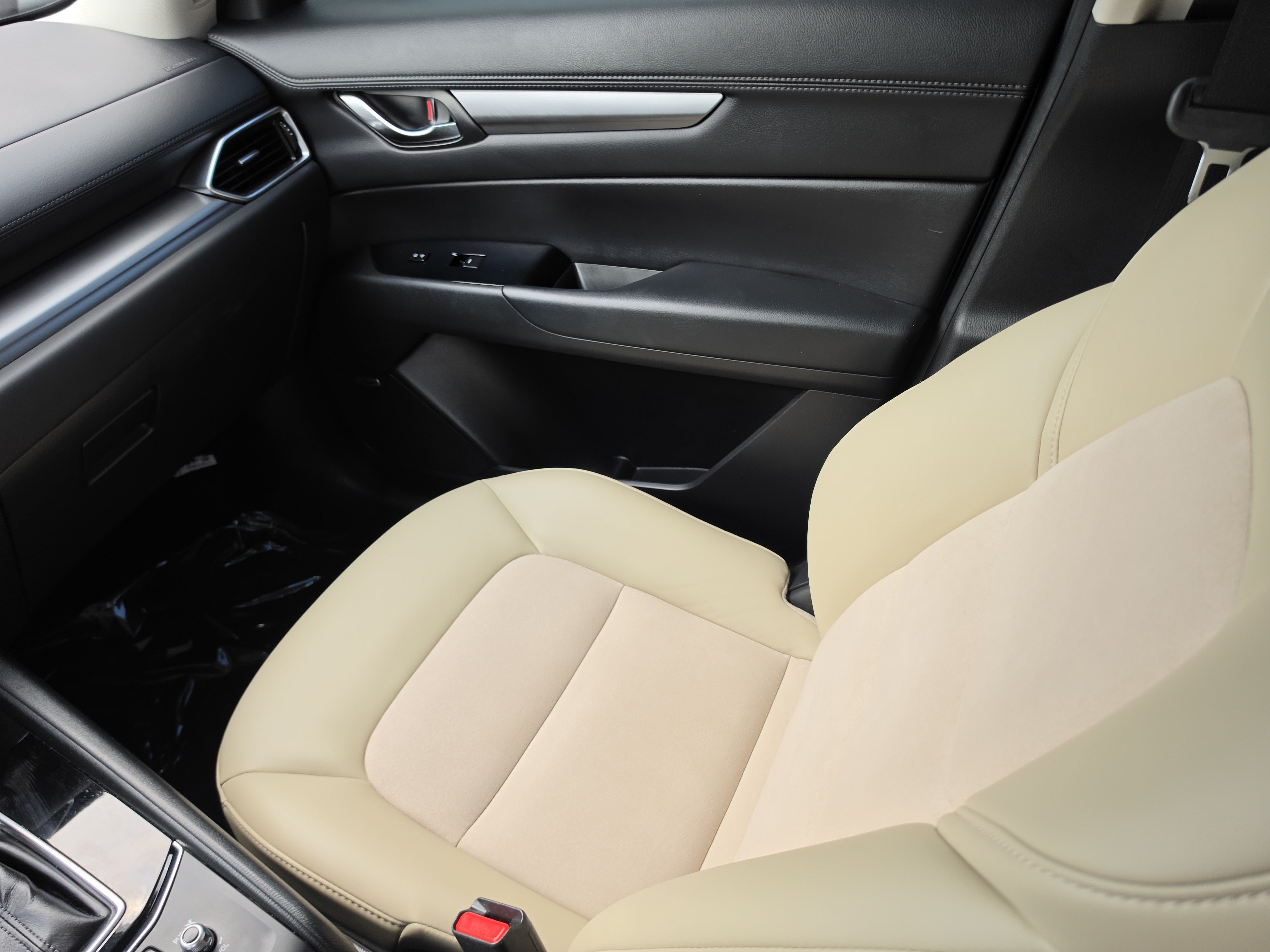 Used 2018 Snowflake White Pearl Mica Mazda Touring image 16