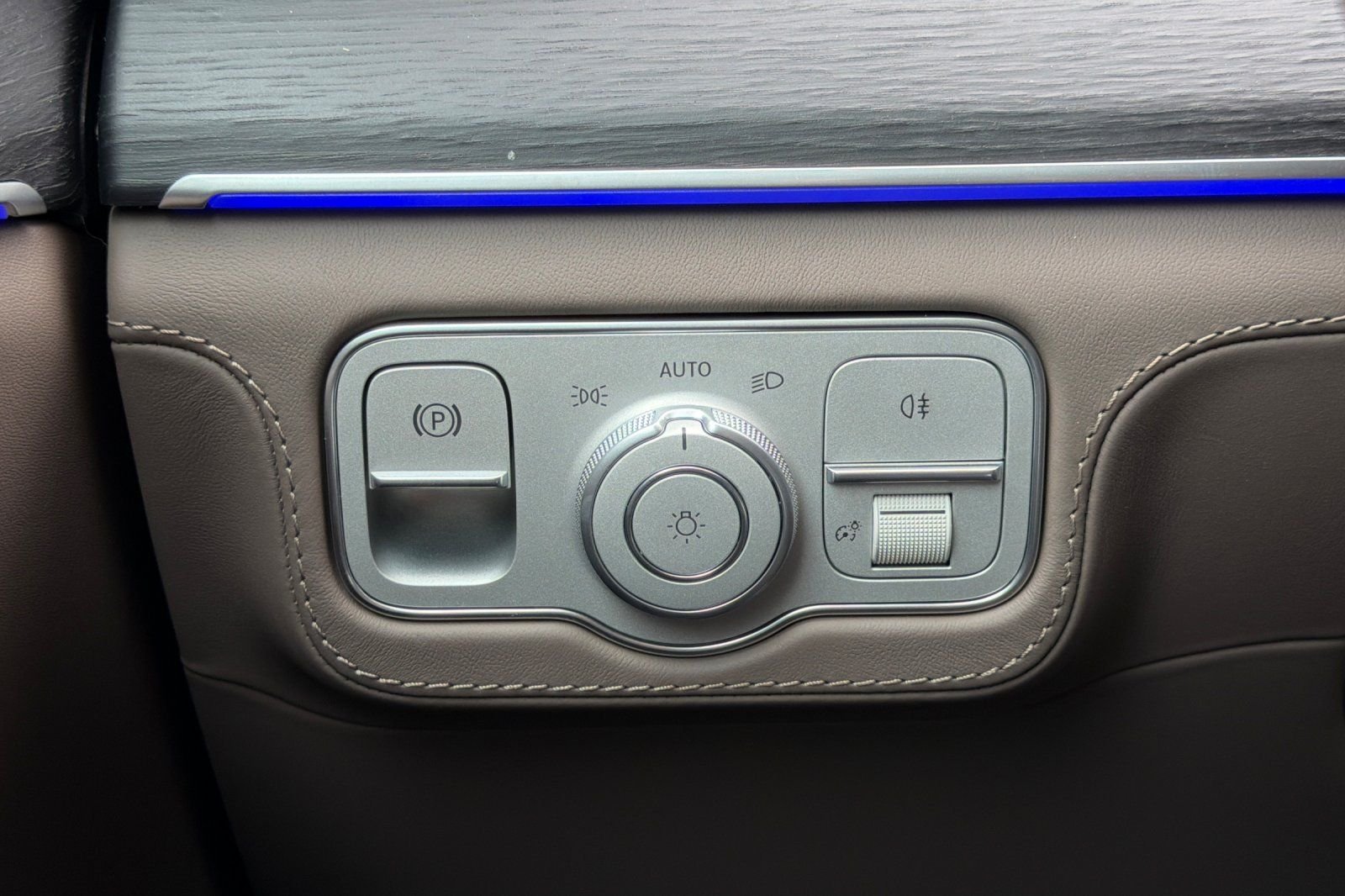 New 2026 Selenite Grey Metallic Mercedes-Benz GLS 63 AMG® image 32
