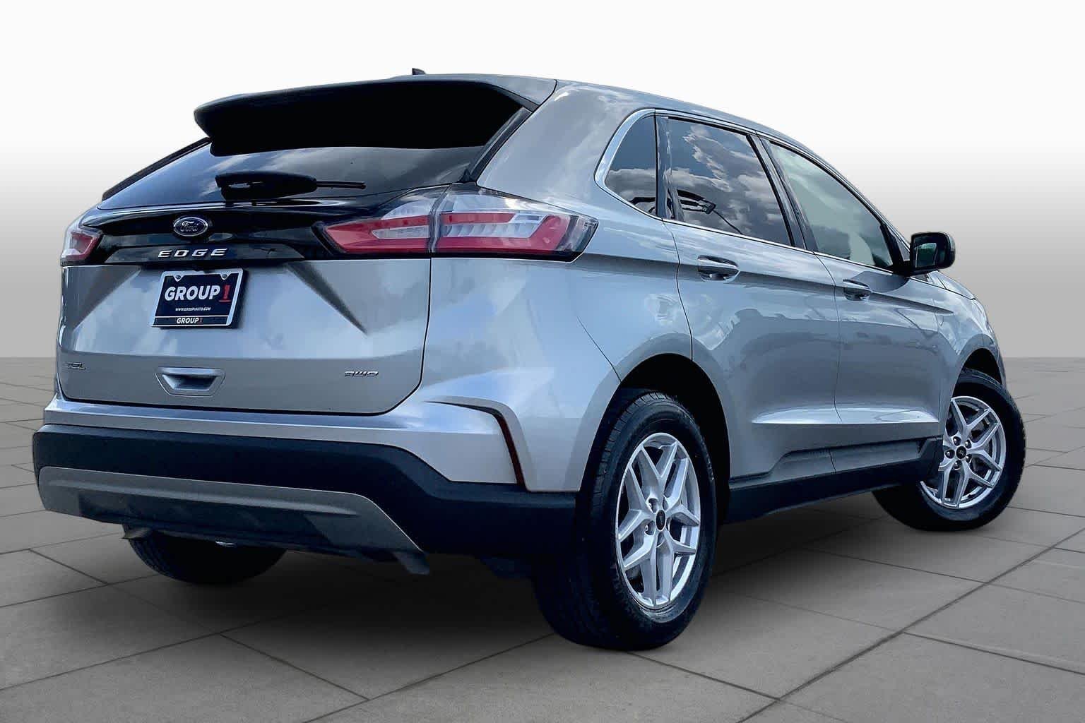 Used 2024 Iconic Silver Ford SEL image 13