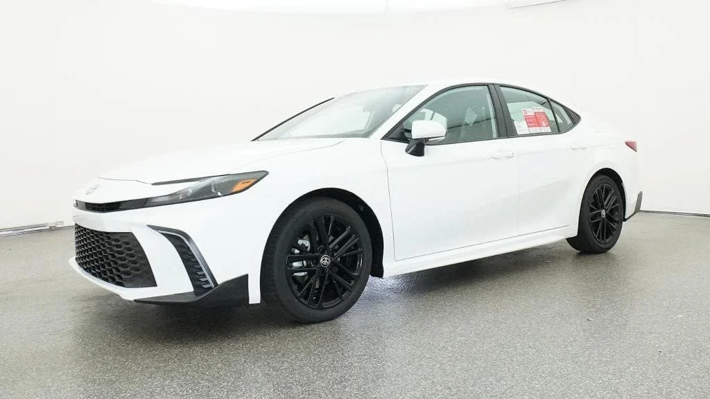 Used 2026 Ice Cap Toyota SE image 17