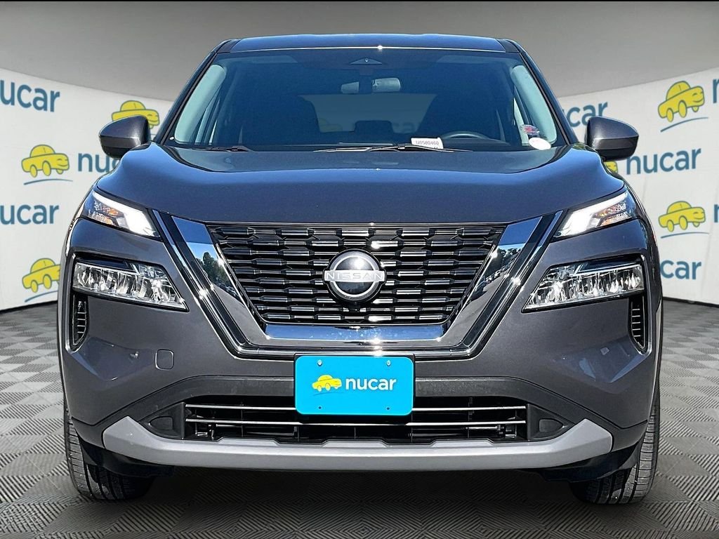 Used 2023 Gray Nissan SV image 2