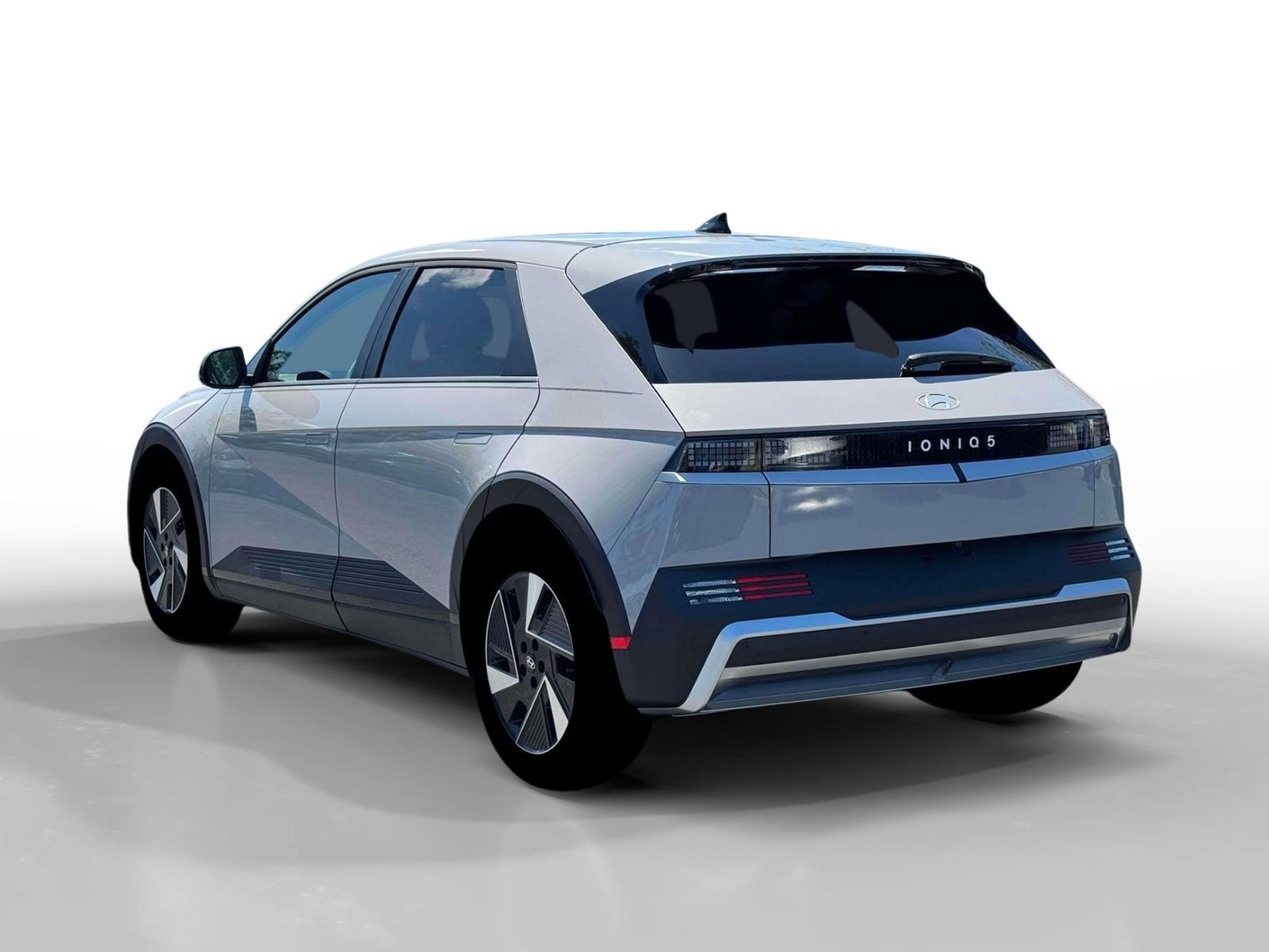 New 2026 Cyber Gray Hyundai SE image 5