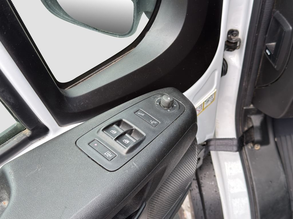 Used 2023 White Ram Base image 26