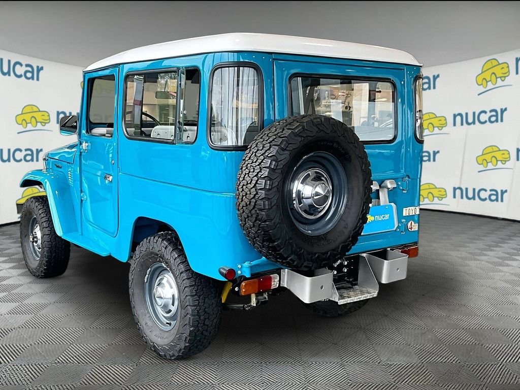 Used 1980 Blue Toyota  image 4