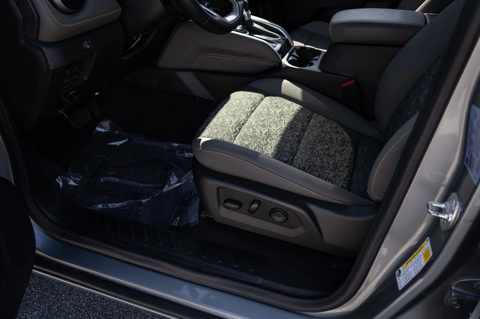 Used 2024 Gray Chevrolet ZR2 image 17