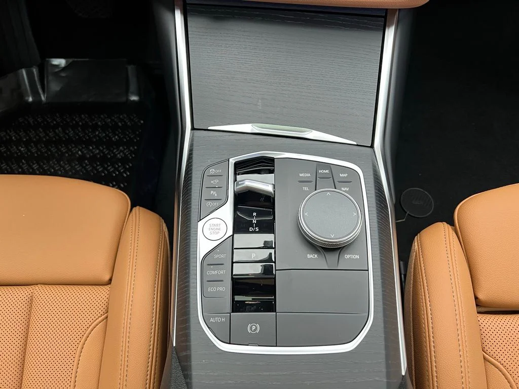 2026 BMW 3 Series 330i - Photo 11