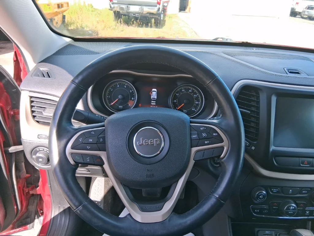 Used 2015 Deep Cherry Red Crystal Pearlcoat Jeep Limited image 14