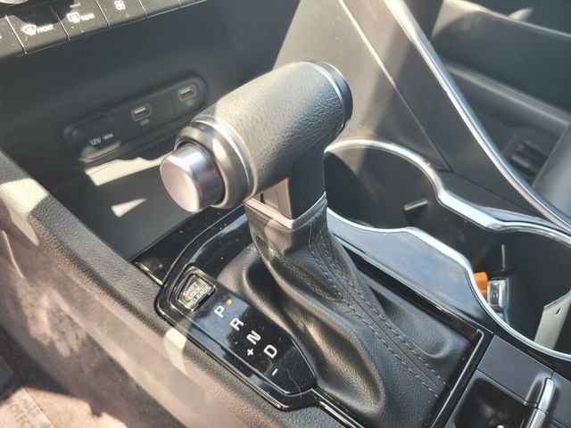 Used 2024 White Kia GT image 20