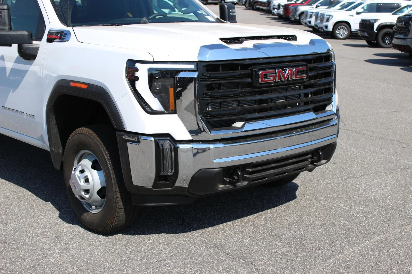 New 2026 Summit White GMC Pro image 9