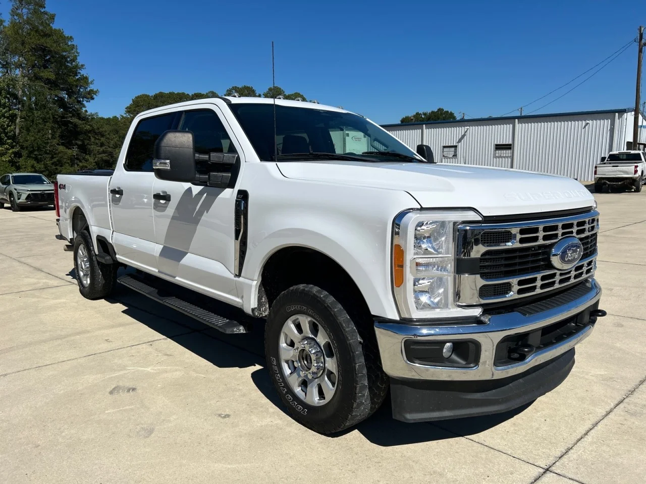 Used 2023 White Ford XL image 2