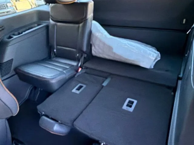 New 2027 Glacier Gray Metallic Tri-Coat Ford Tremor® image 43