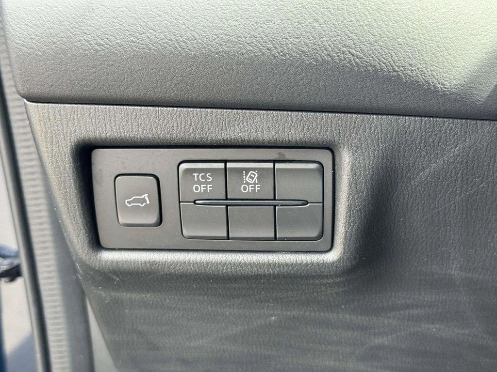 Used 2018 Deep Crystal Blue Mica Mazda Grand Touring image 26