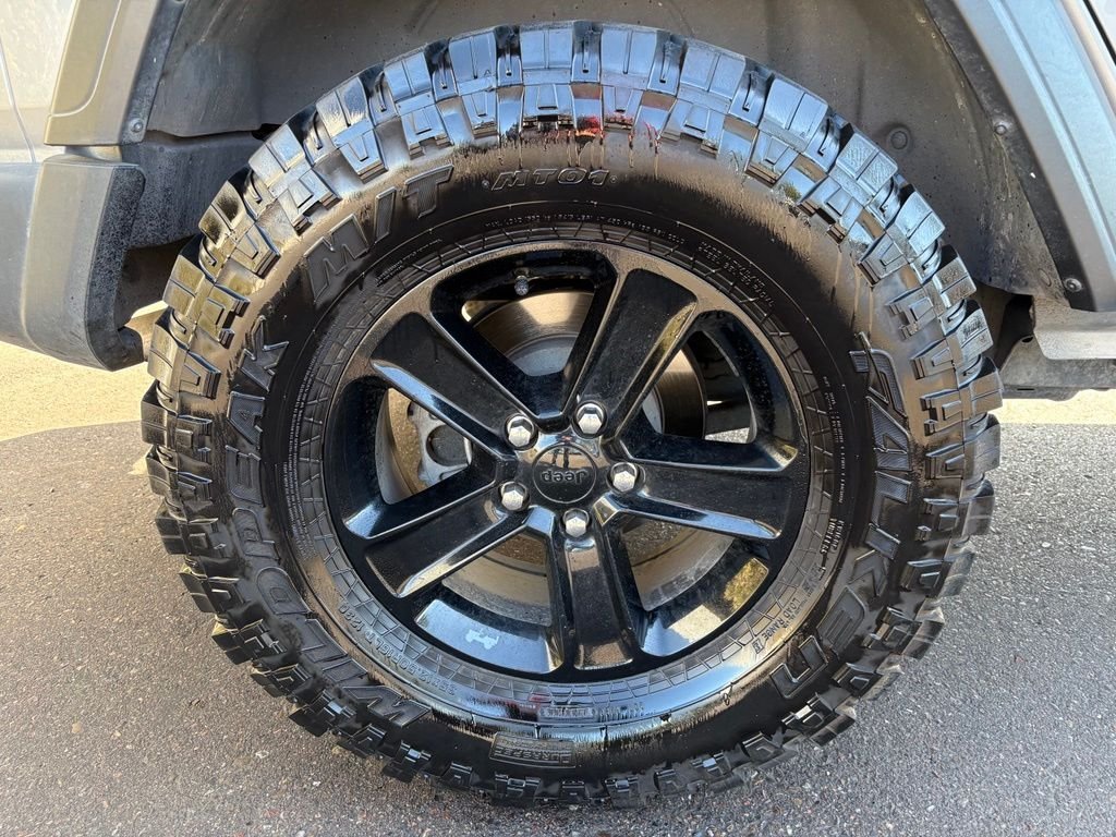 Used 2019 Silver Jeep Unlimited Sport S image 6