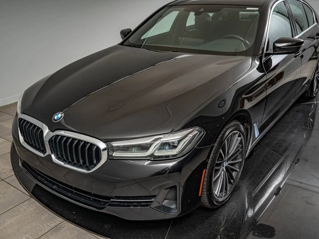 Used 2021 Jet Black BMW 530i xDrive image 15