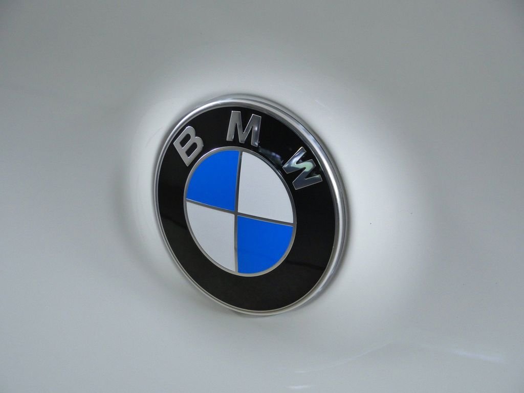 New 2026 Alpine White BMW 30 xDrive image 11