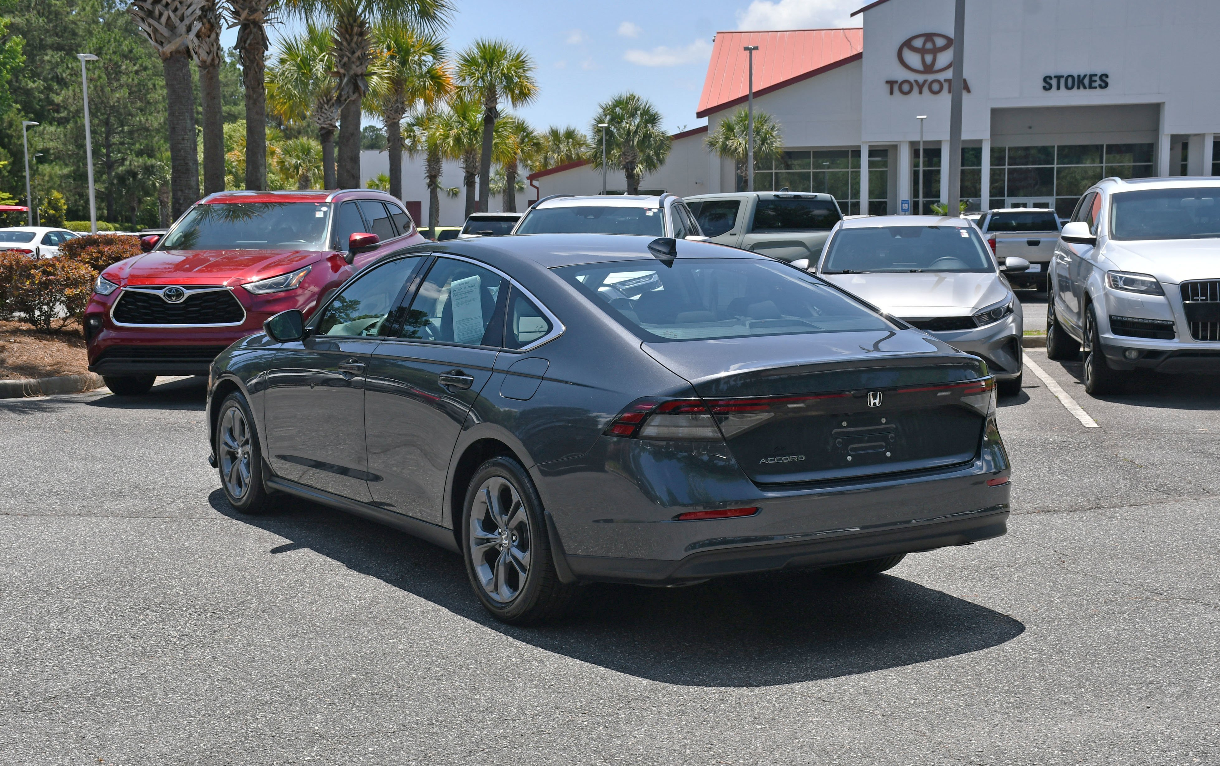 Used 2023  Honda EX image 2