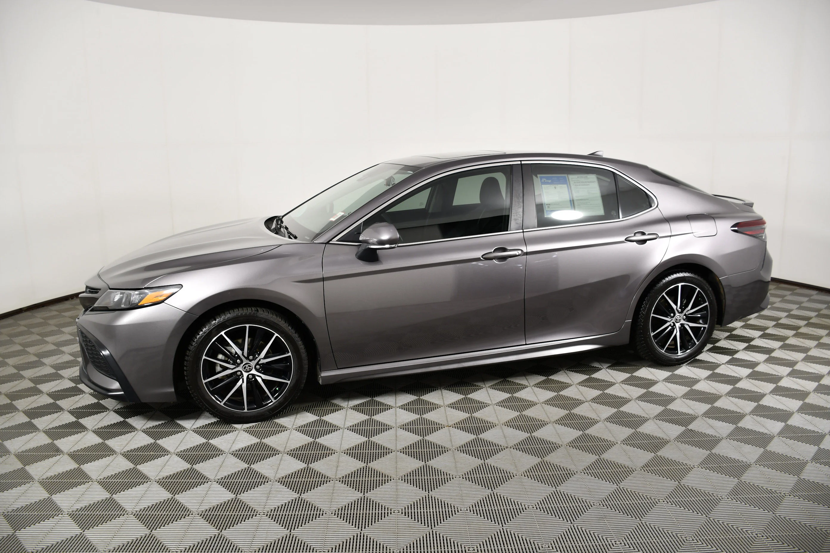 Used 2021 Predawn Gray Mica Toyota SE image 9
