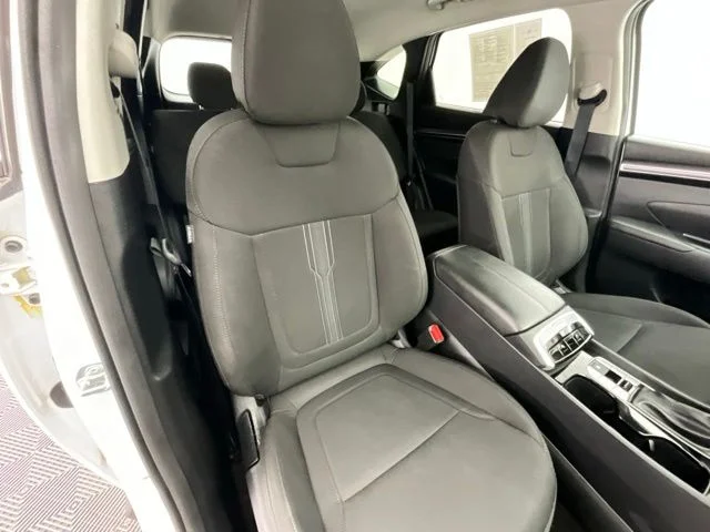 Used 2024 White Hyundai SEL image 11