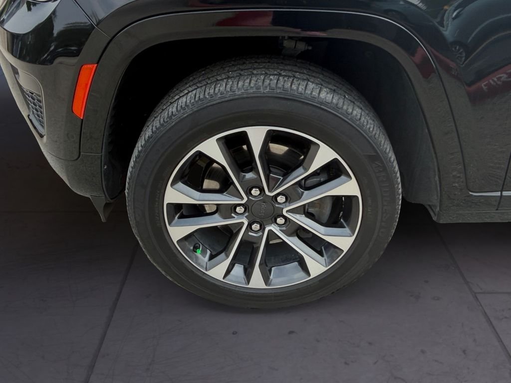 Used 2023 Black Jeep Overland image 9