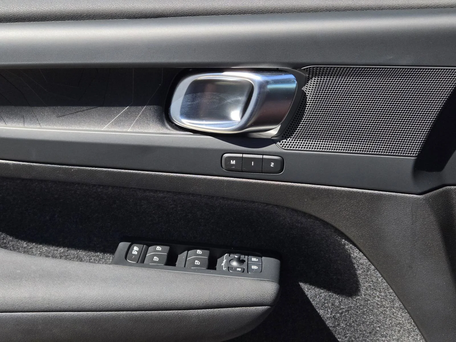Used 2023 Thunder Gray Metallic Volvo Plus image 26