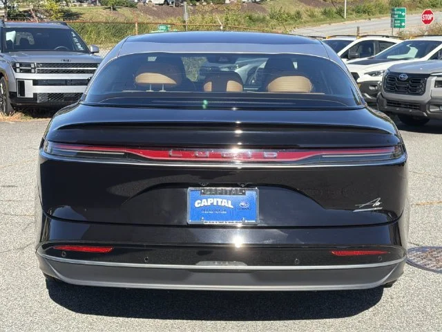 Used 2025 Black Lucid Touring image 12