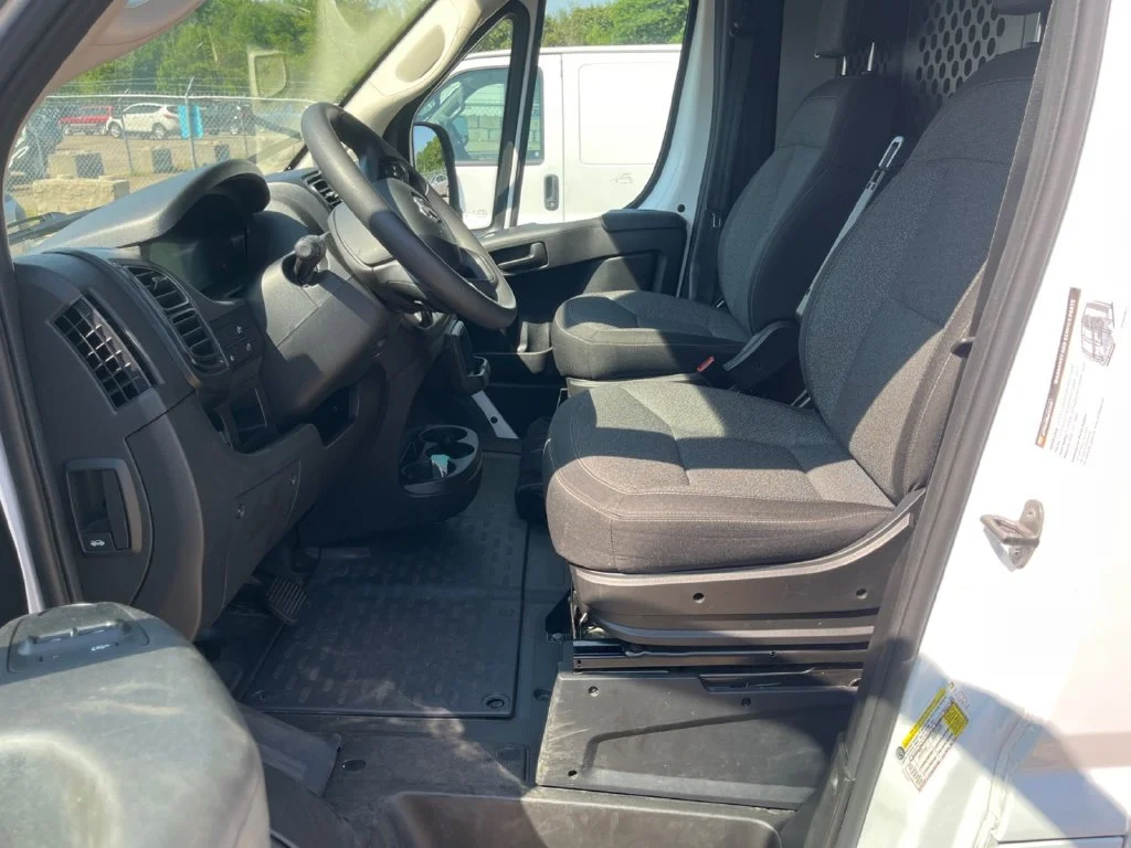 Used 2025 White Ram Base image 22
