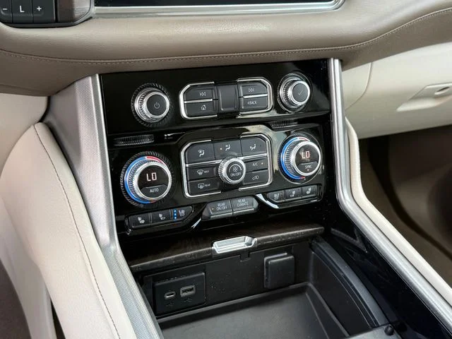 Used 2022 White Frost GMC Denali image 21