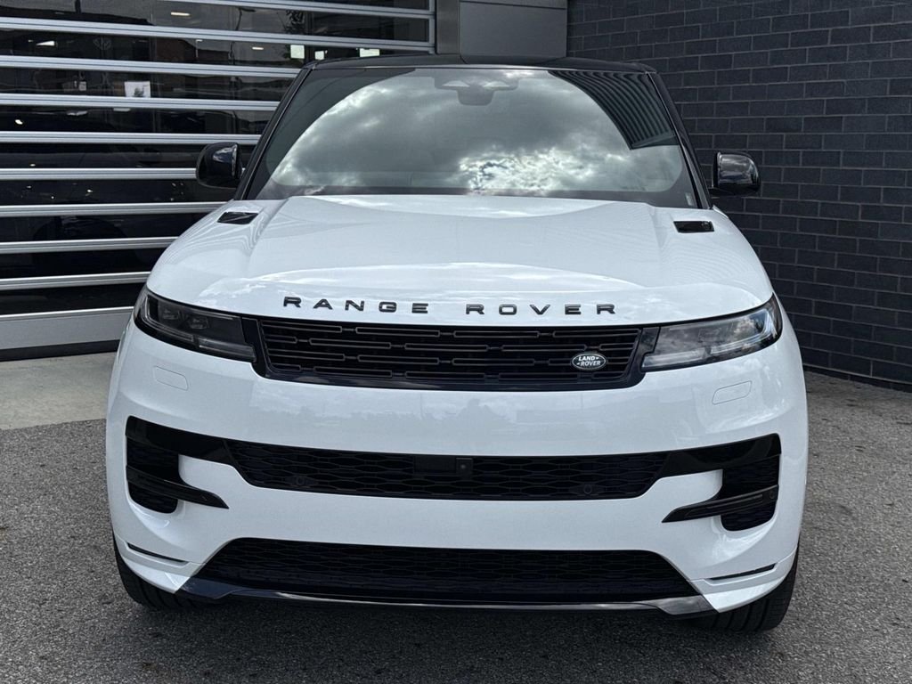 New 2026 Fuji White Land Rover Dynamic SE image 2