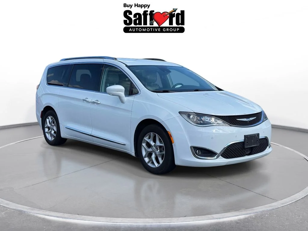 Used 2018 White Chrysler Touring L Plus image 9