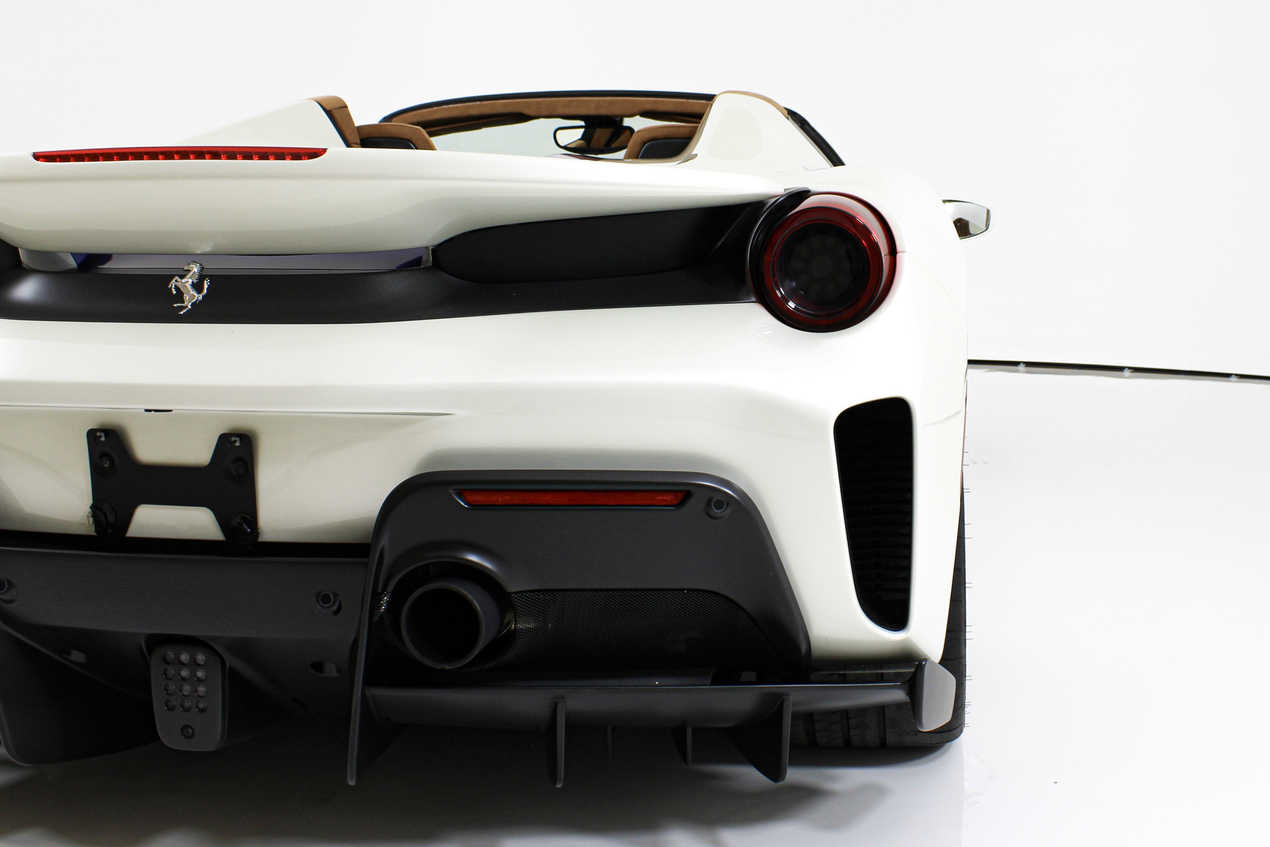 Certified Used 2020 White Ferrari  image 19