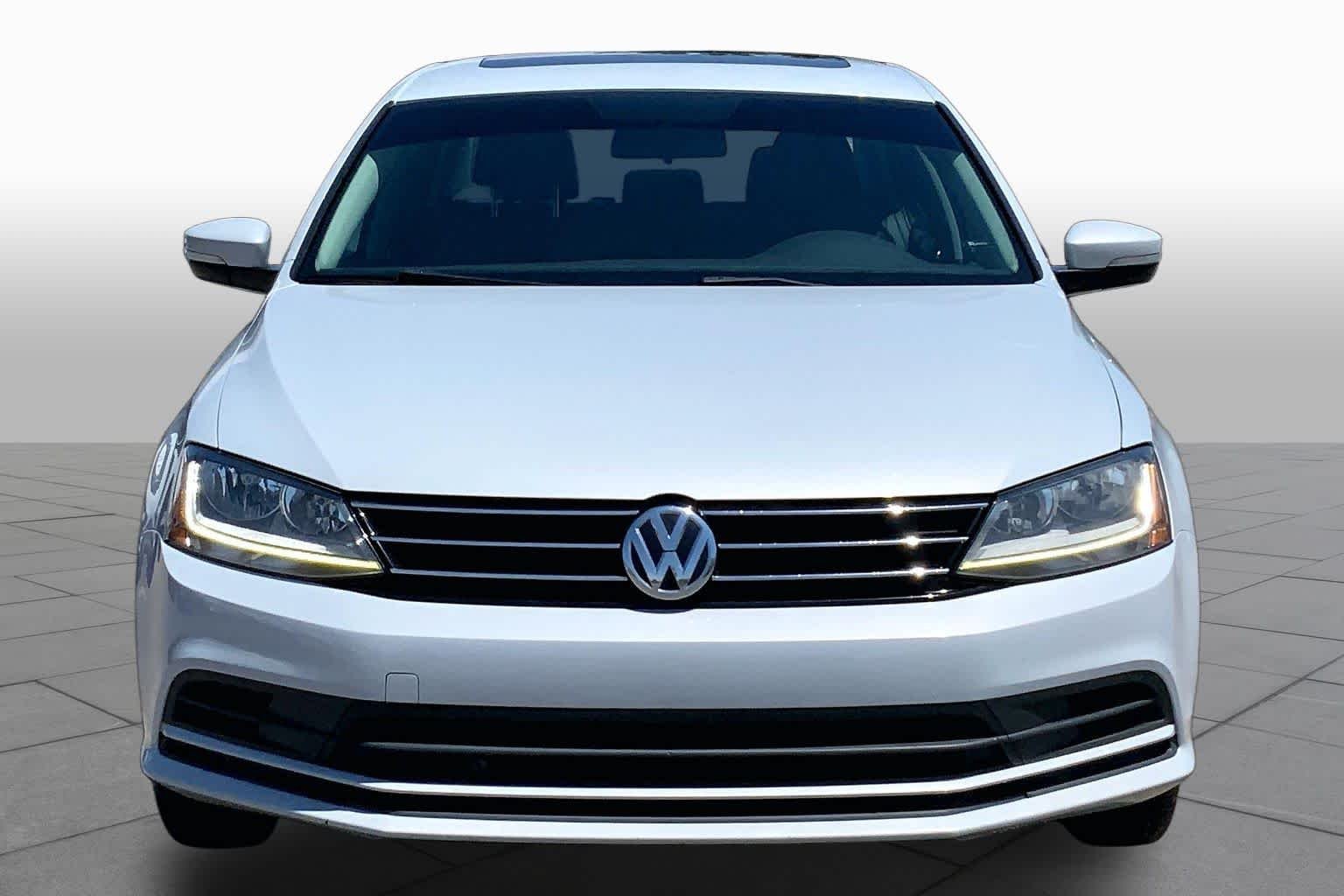 Used 2017  Volkswagen 1.4T SE image 4